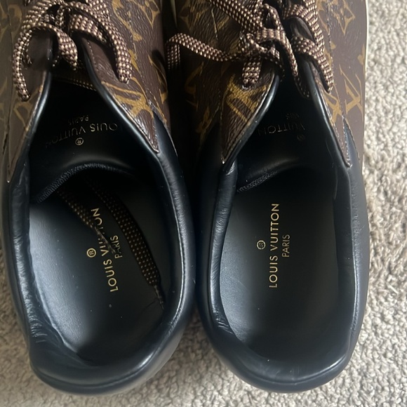 Louis Vuitton brown shoe - Picture 2 of 3